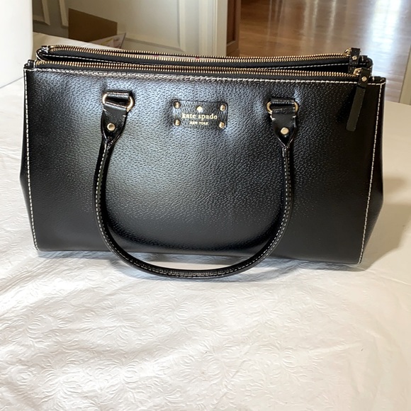 kate spade Handbags - Kate Spade Perfect Condition Tote